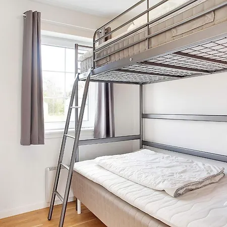 Сasa de vacaciones 4 Star In *