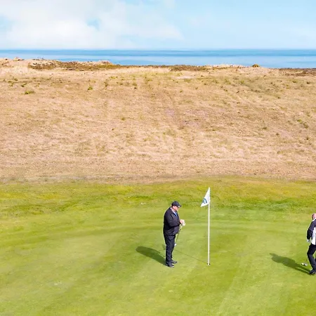 Сasa de vacaciones 4 Star In *