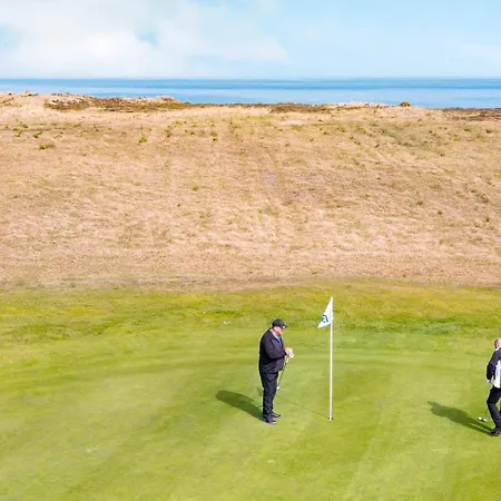 Сasa de vacaciones 4 Star In *